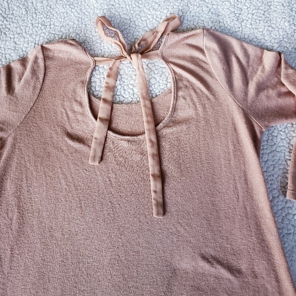 Charming Charlie Bow Back Top - Picture 5 of 7